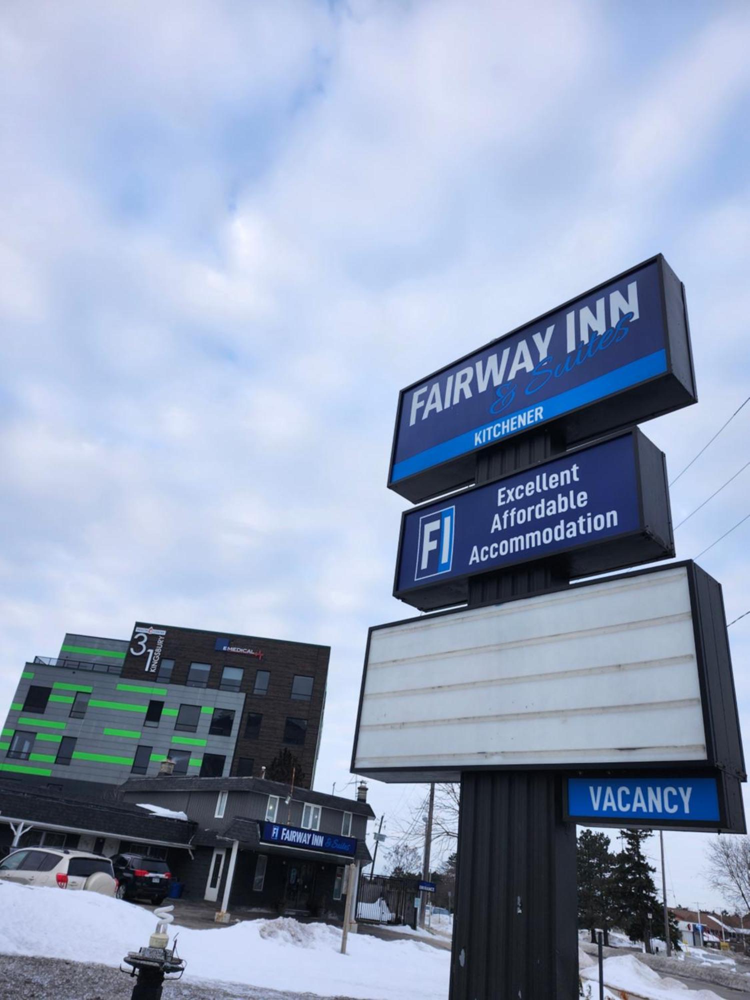 Fairway Inn & Suites Kitchener Exterior foto