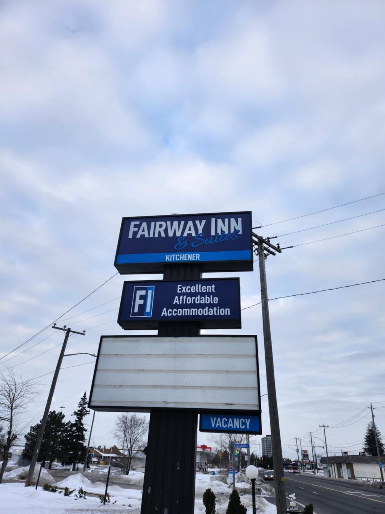 Fairway Inn & Suites Kitchener Exterior foto