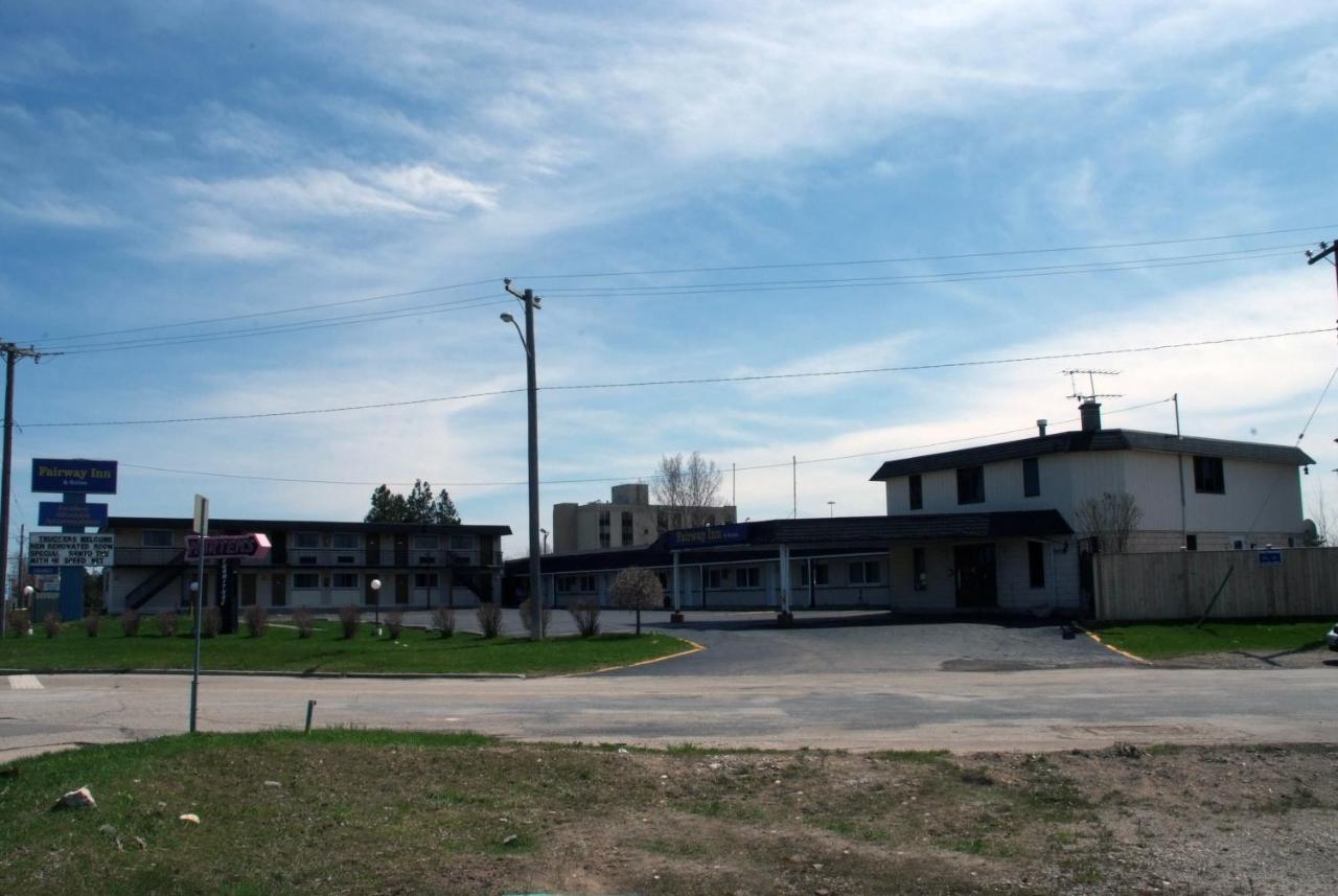 Fairway Inn & Suites Kitchener Exterior foto